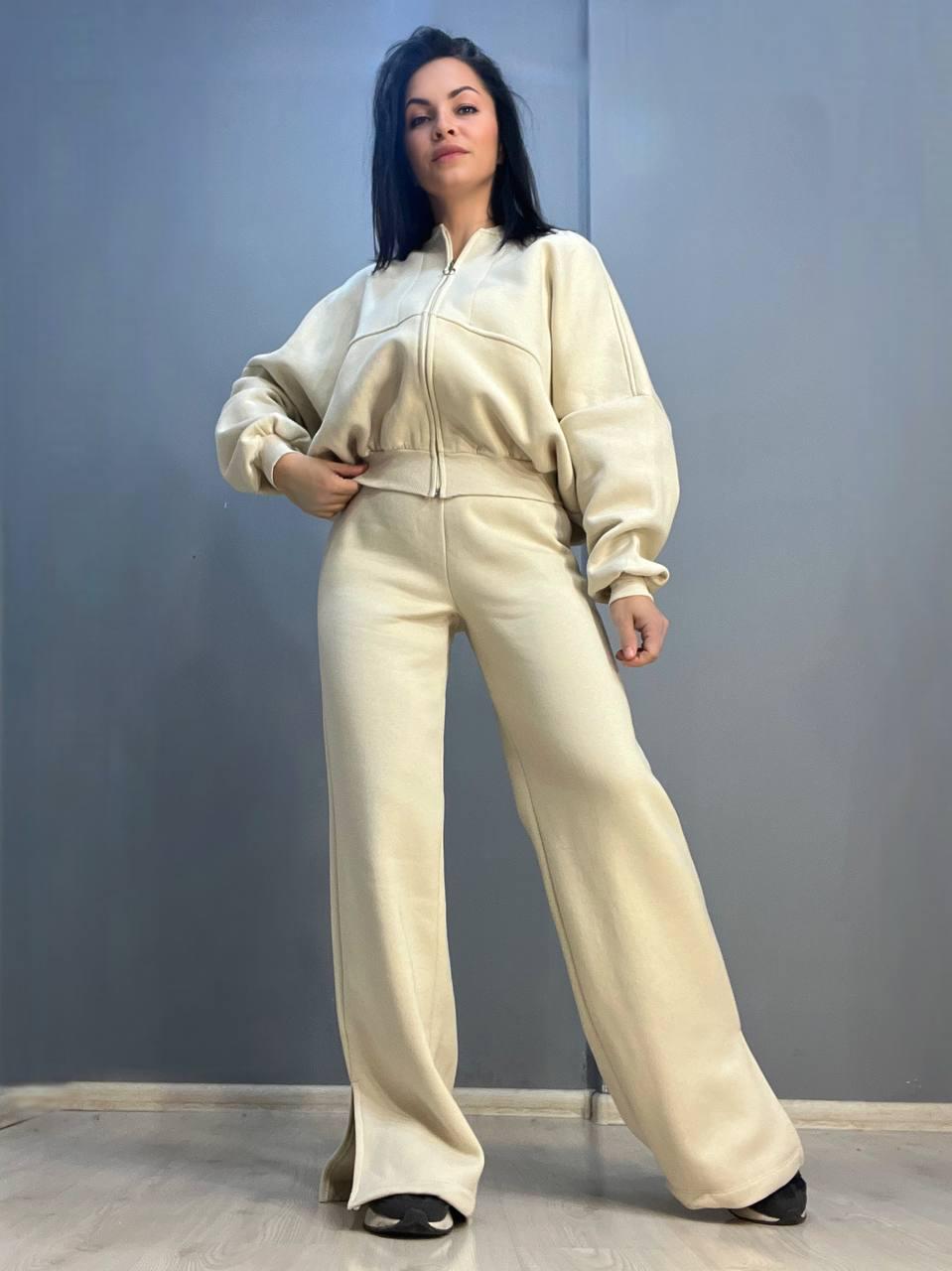 Костюм женский QUZEN 472-472 пилот брюки палаццо широкие флис S Светло-бежевый (786) - фото 1