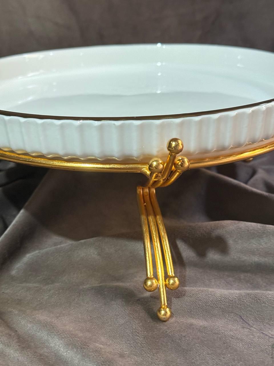 Тарелка сервировочная YIWU LB-1573G фарфоровая на металлической подставке 25 см Белый с золотым (30101769) - фото 2