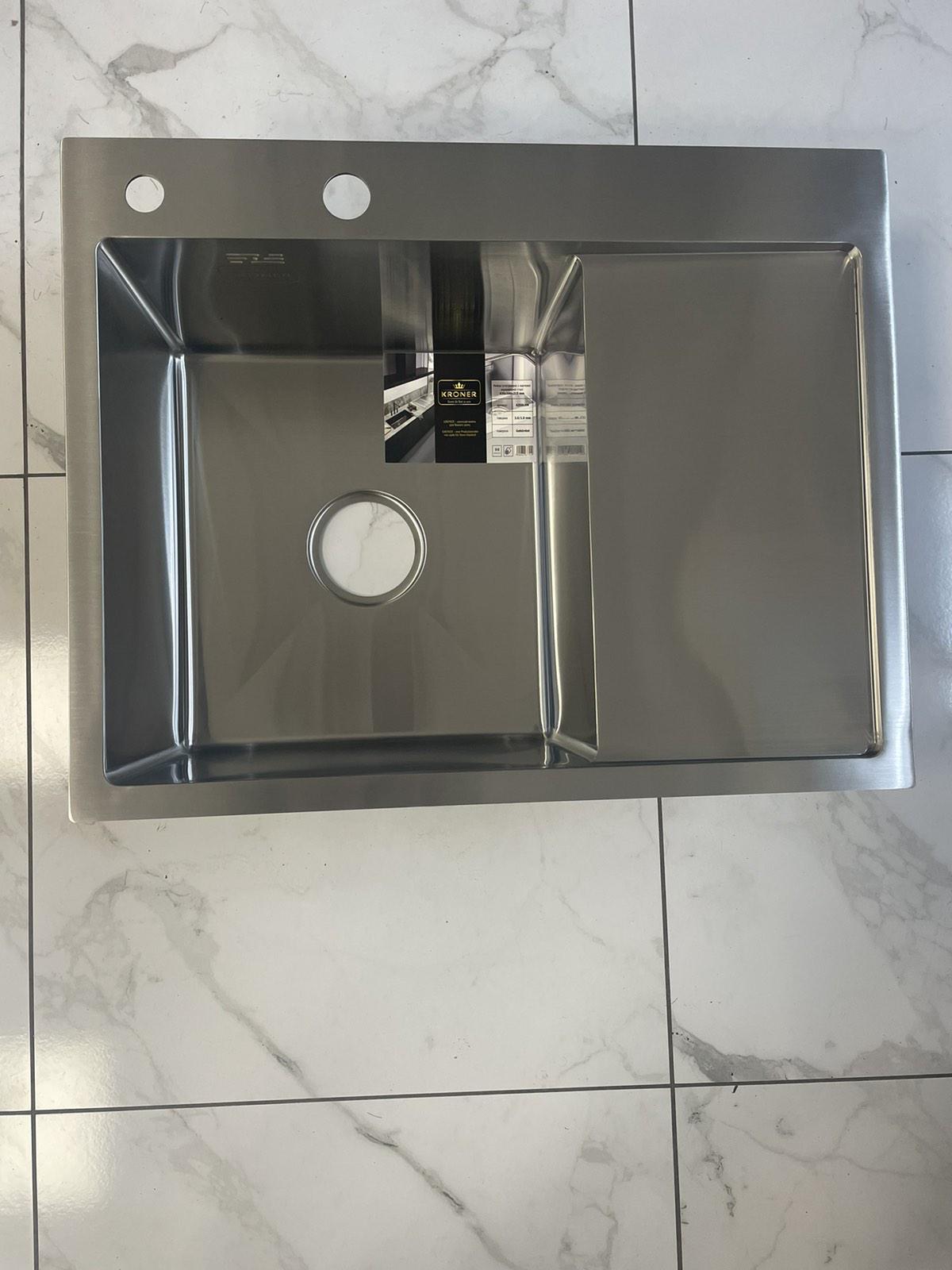 Мийка Kroner-6350LHM 3,0/1,0 мм ліва Сірий/змішувач-кран з гнучким виливом Kroner Küche-C031BLK - фото 5