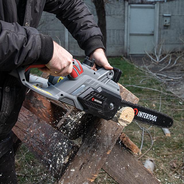 Пила ланцюгова електрична боковий двигун 2400 Вт/шина 40 см - фото 17 Пила ланцюгова електрична боковий двигун 2400 Вт/шина 40 см - фото 17