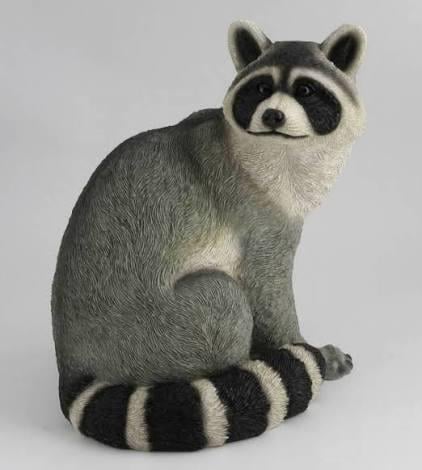 Скульптура садова Єнот фаянс 30 см (2848)