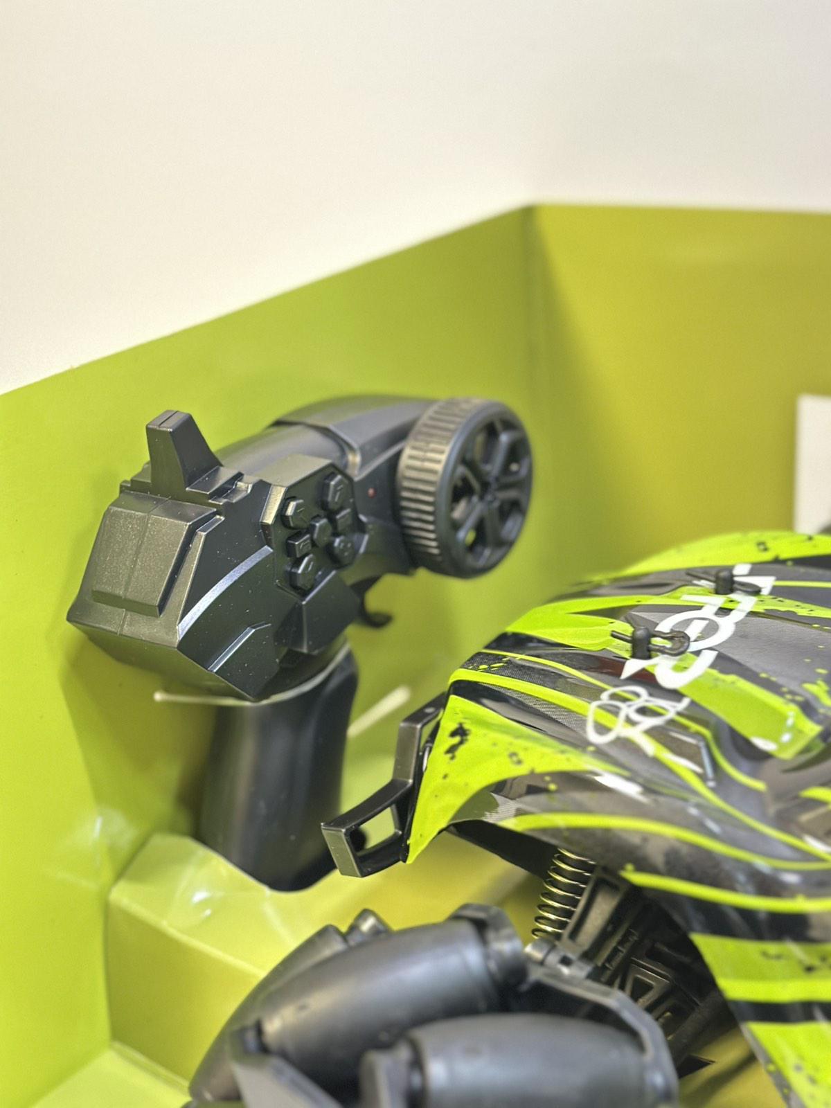 Радиоуправляемая машинка на Hyper Drift Truck RC Toy полный привод 4х4 (15631) - фото 4 Радиоуправляемая машинка на Hyper Drift Truck RC Toy полный привод 4х4 (15631) - фото 4