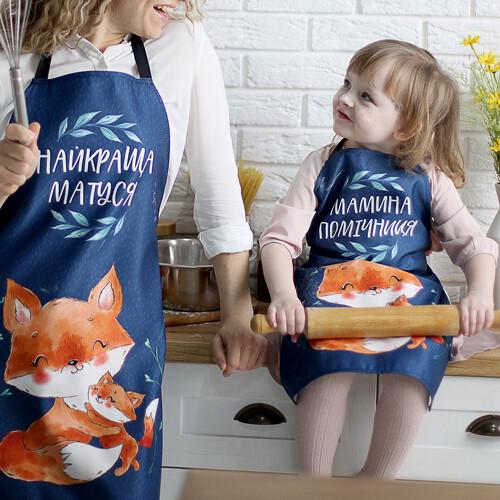 Фартук детский Сolorful "Мамина помічниця" 42х60 см (FRTCD_21A004) - фото 2 Фартук детский Сolorful "Мамина помічниця" 42х60 см (FRTCD_21A004) - фото 2