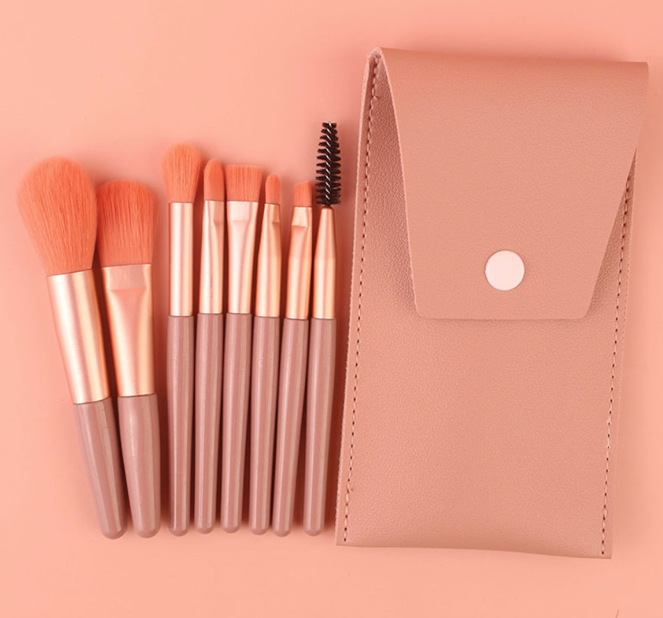 Набір пензлів для макіяжу в чохлі 5552 9 пр. Рожевий (4228414) - фото 2 Набір пензлів для макіяжу в чохлі 5552 9 пр. Рожевий (4228414) - фото 2