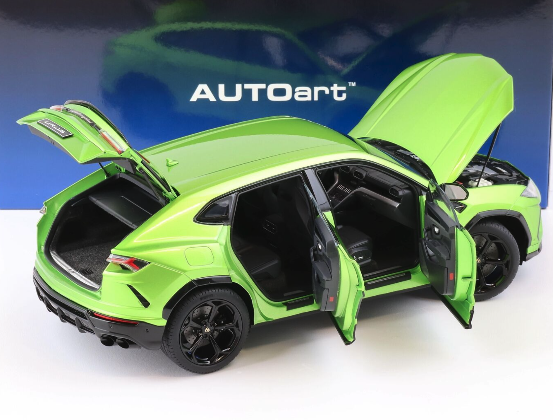 ᐉ Модель автомобиля Autoart 1:18 Lamborghini Urus Pearl Green