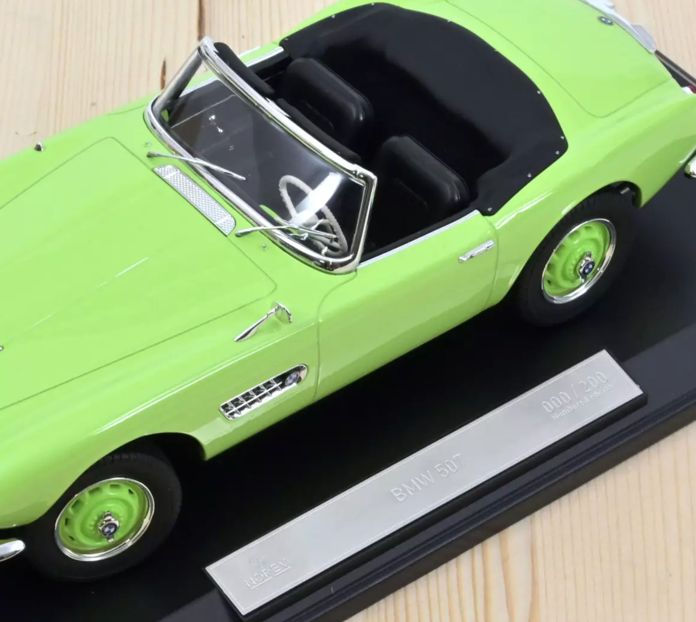 Модель автомобиля Norev 1:18 BMW 507 Cabriolet 1956 Green Limited Edition 200 Pcs (183233) - фото 5 Модель автомобиля Norev 1:18 BMW 507 Cabriolet 1956 Green Limited Edition 200 Pcs (183233) - фото 5