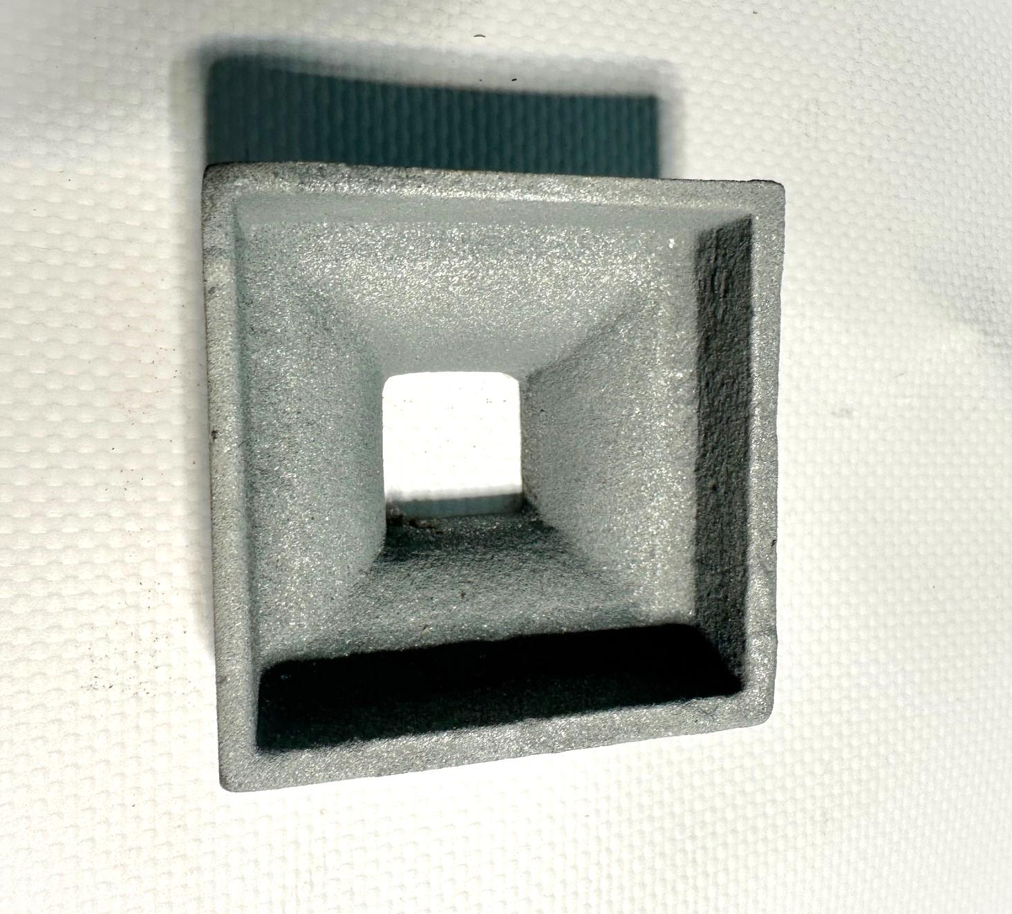 Ковпак-накладка декоративна чавунна оцинкована для маскування місця кріплення до монтажної поверхні 14x14 мм (FOC52Z) - фото 5 Ковпак-накладка декоративна чавунна оцинкована для маскування місця кріплення до монтажної поверхні 14x14 мм (FOC52Z) - фото 5