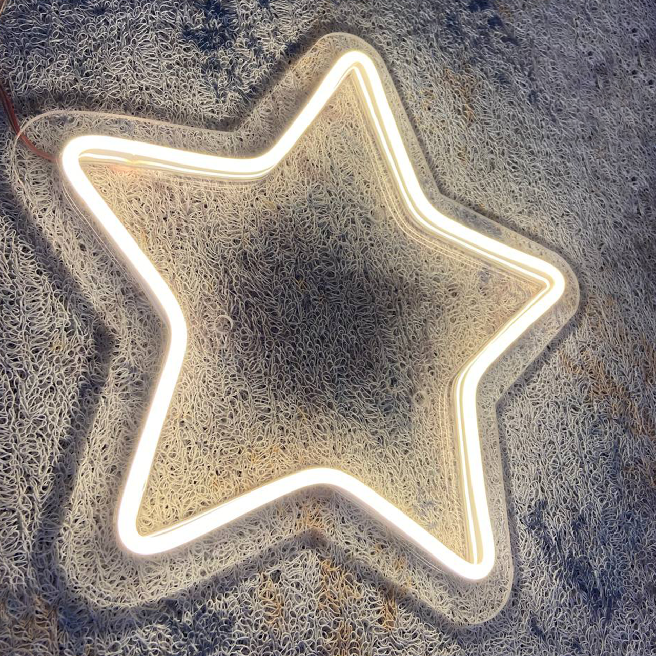 Неонова вивіска NeonSignDecor «Зірка» 30x28 см і димер для регулювання яскравості