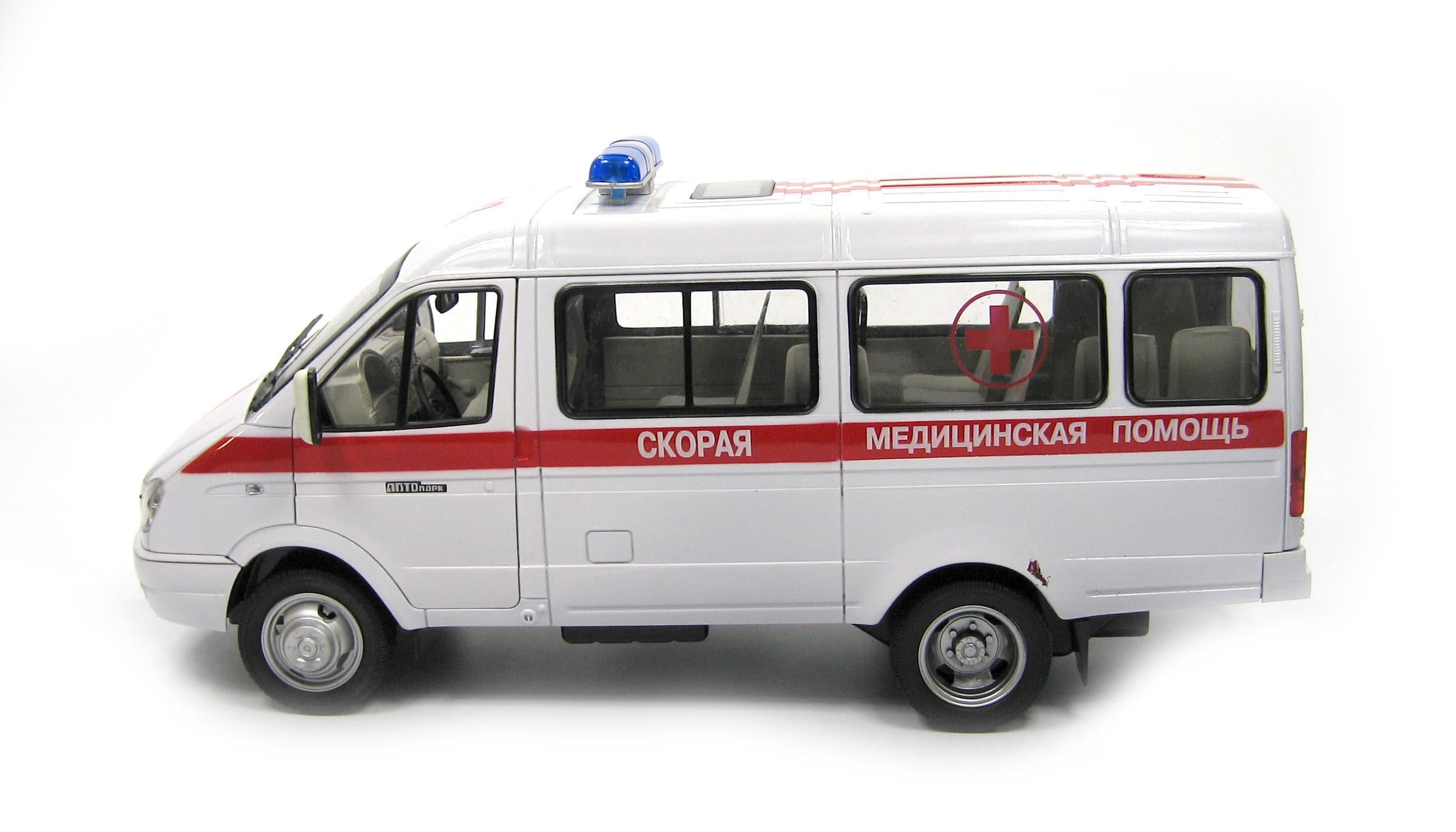 Машина модель пластмассовая Газель 3321 скорая помощь - фото 2