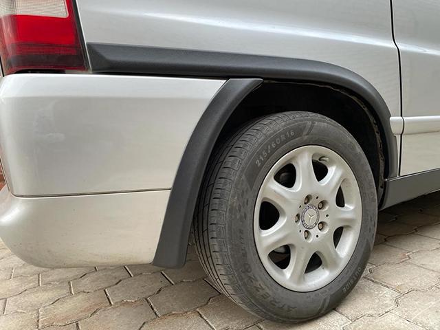 Накладки на задні арки Фенд Mercedes Vito W638 1998-2003 2 шт. Чорний