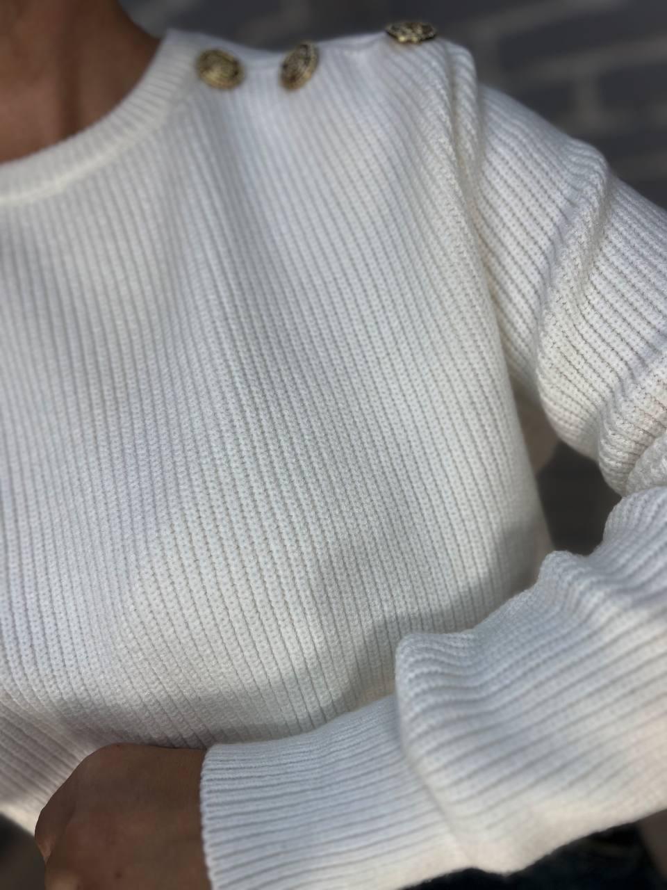 Свитер женский MIX RAY 6733 золотые пуговицы на плечах укороченный свободный OS Белый (1212) - фото 3 Свитер женский MIX RAY 6733 золотые пуговицы на плечах укороченный свободный OS Белый (1212) - фото 3