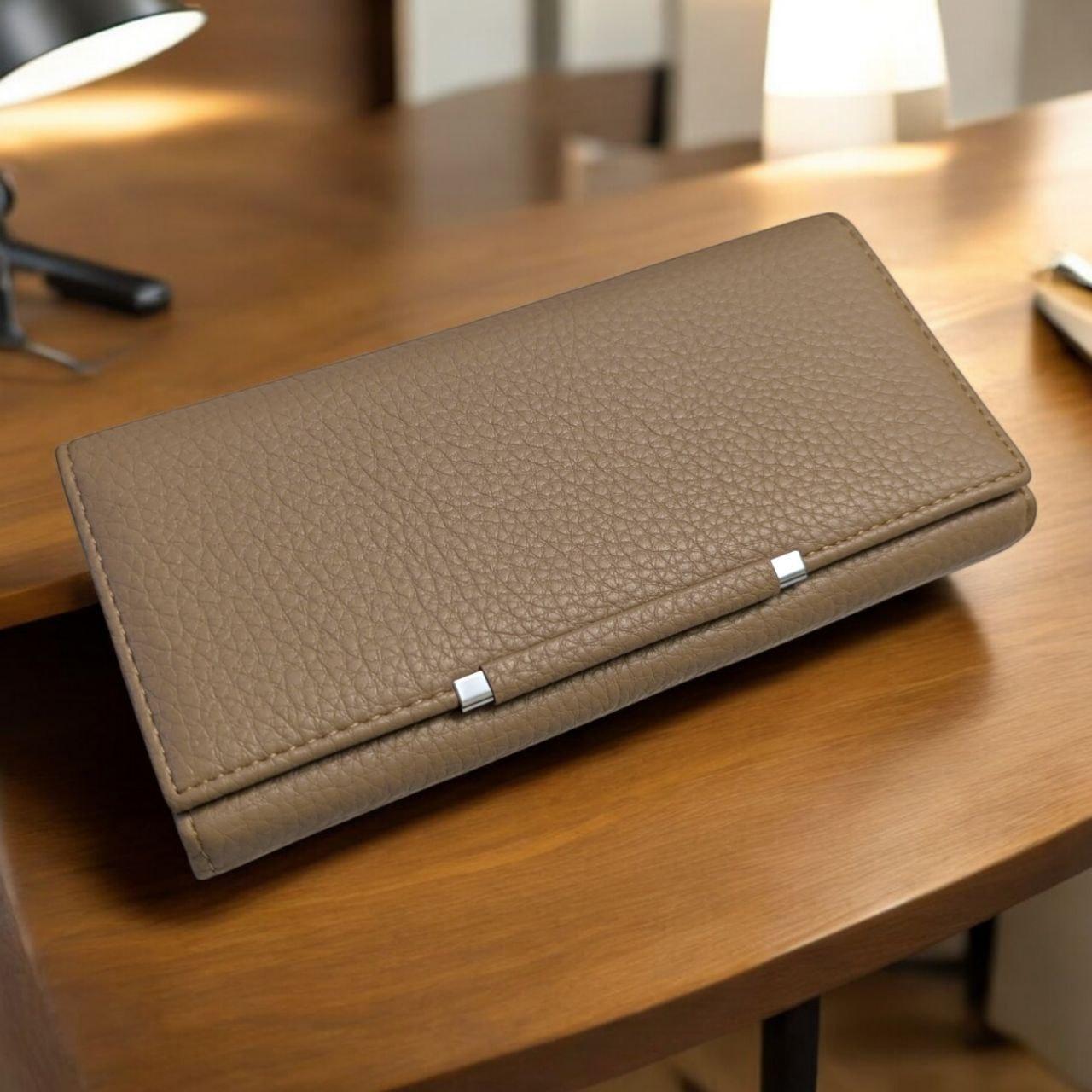 Кошелек женский большой на магните с внешним отделом поцелуйчик для монет 19х9,5 см Бежевый Кошелек женский большой на магните с внешним отделом поцелуйчик для монет 19х9,5 см Бежевый