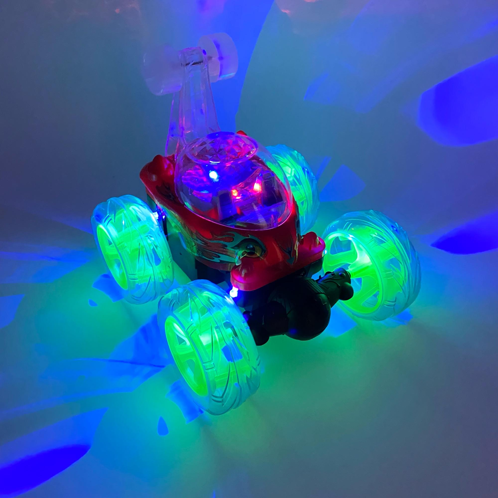 Машинка перевертыш Jia Yue Toys на радиоуправлении с подсветкой 4,8 В 16 см Красный (77463k) - фото 3 Машинка перевертыш Jia Yue Toys на радиоуправлении с подсветкой 4,8 В 16 см Красный (77463k) - фото 3