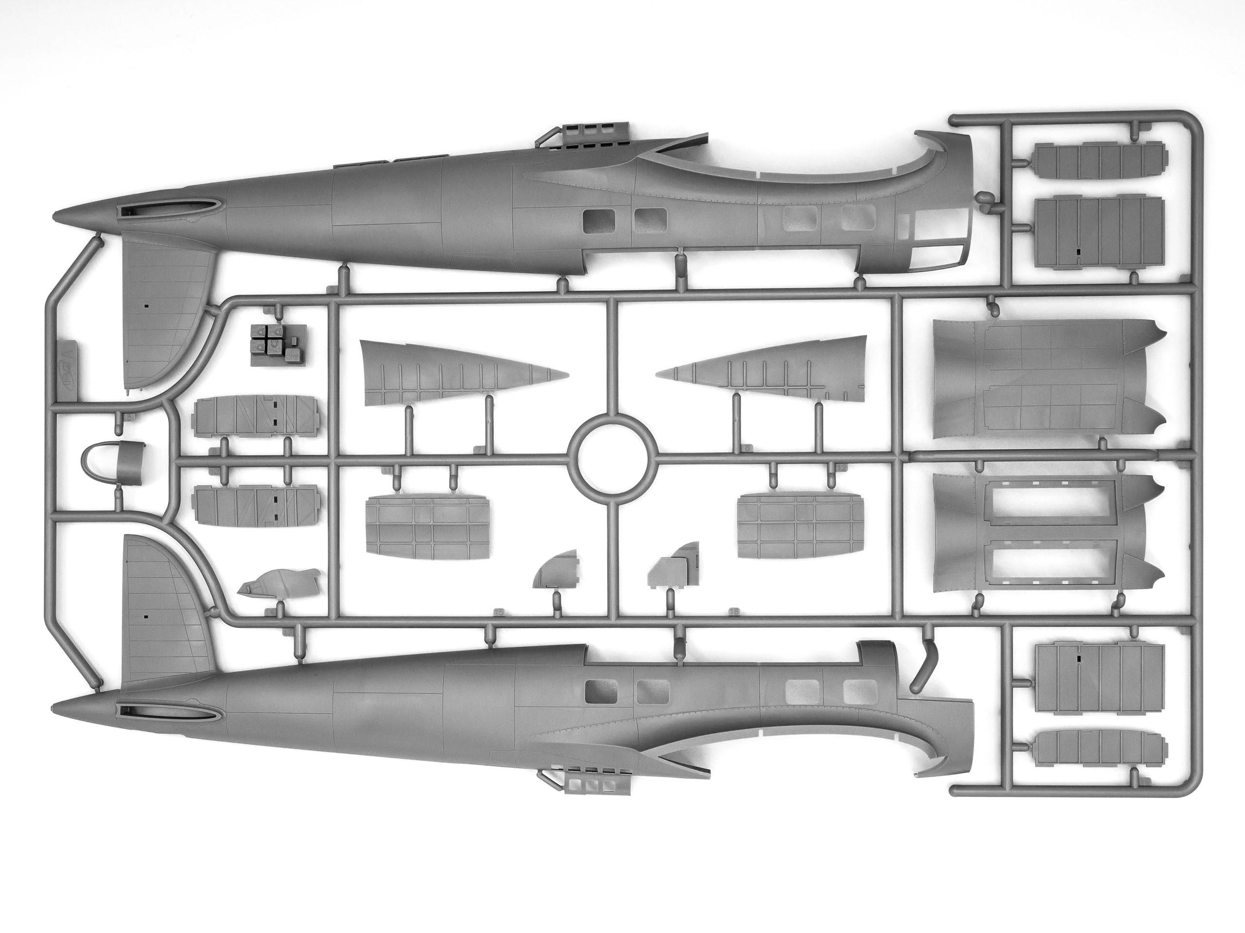 Сборная модель ICM He 111H-16 немецкий бомбардировщик 2 Мировой войны (48263) - фото 3