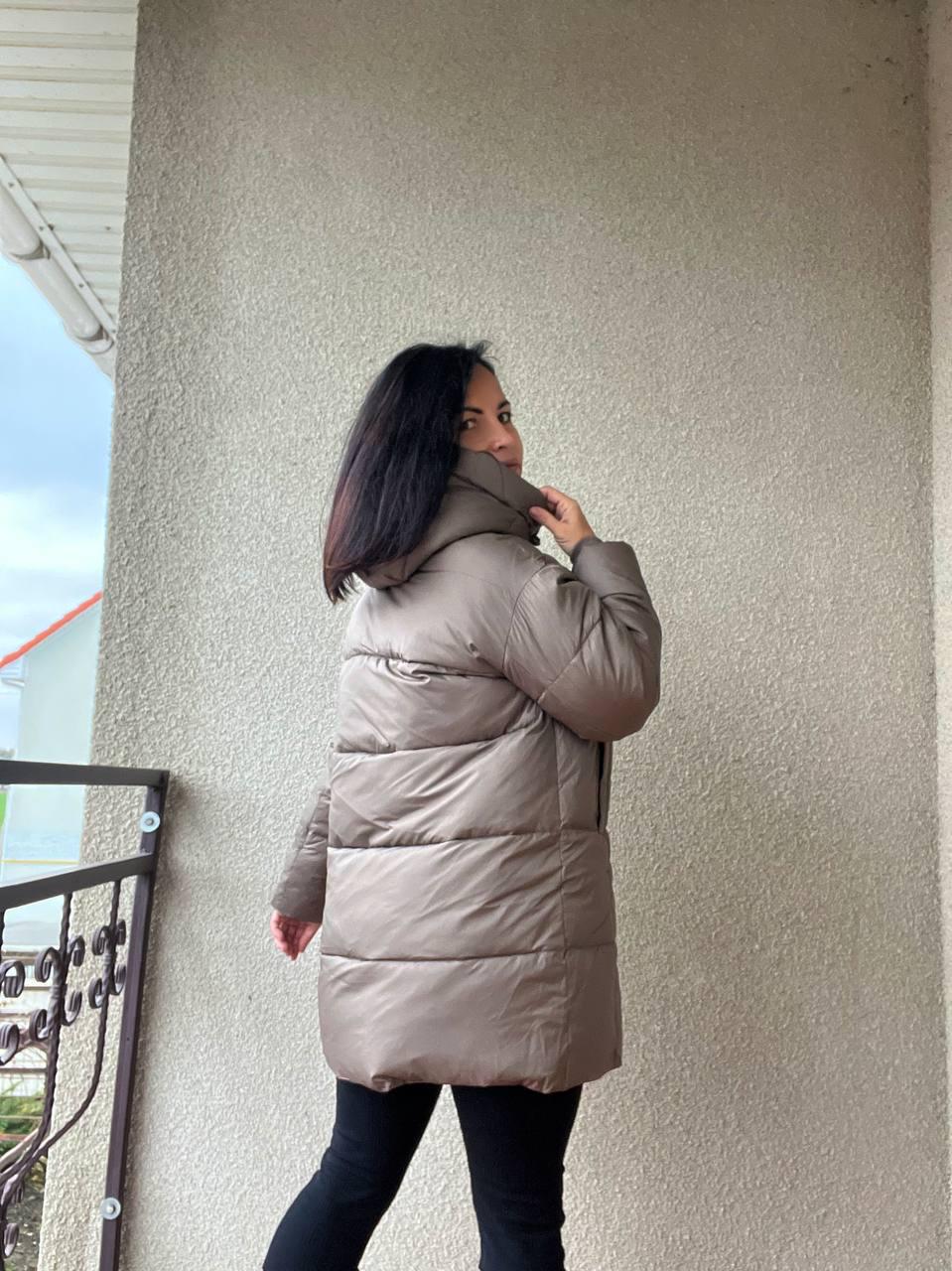 Куртка жіноча Lady Yep 9045 довга стегана з капюшоном пальто р. 46 Коричневий (3087) - фото 6 Куртка жіноча Lady Yep 9045 довга стегана з капюшоном пальто р. 46 Коричневий (3087) - фото 6