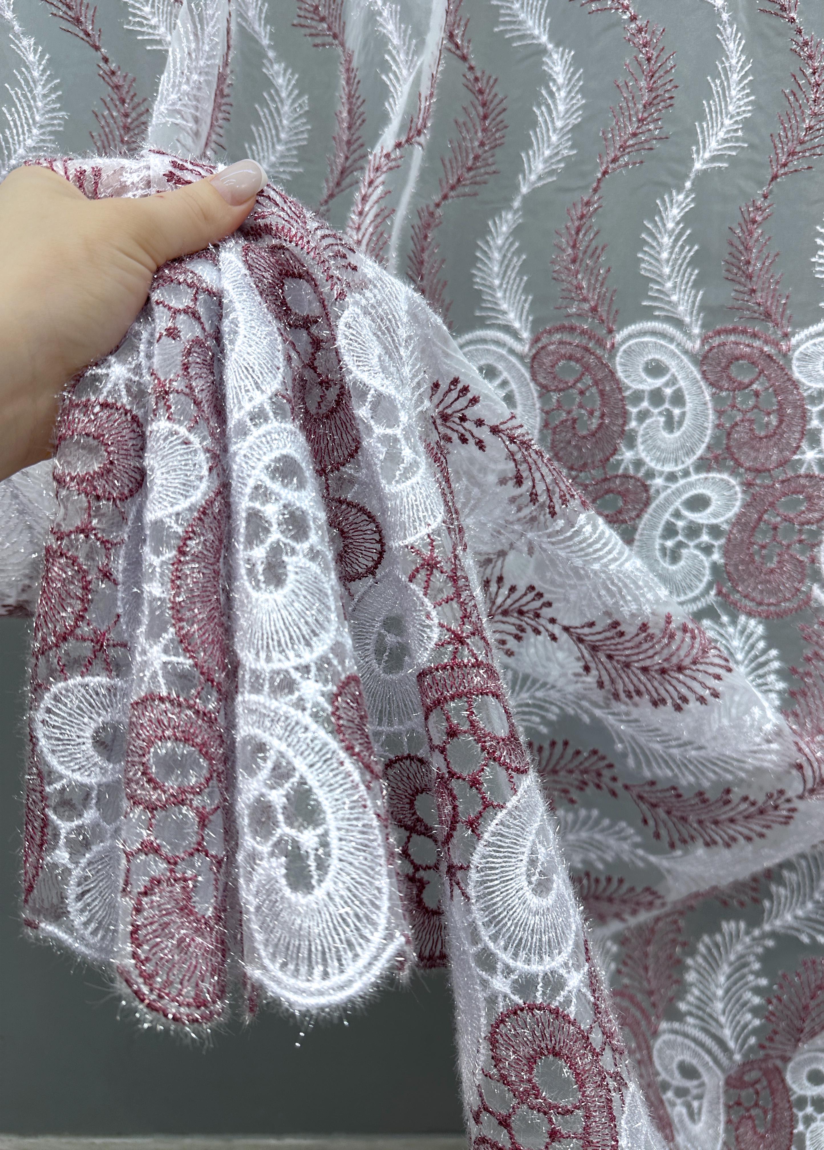 Тюль VR-Textil 1691т Органза с вышивкой и люрексом 300х270 см Бордовый/Белый (42-0732) - фото 4 Тюль VR-Textil 1691т Органза с вышивкой и люрексом 300х270 см Бордовый/Белый (42-0732) - фото 4