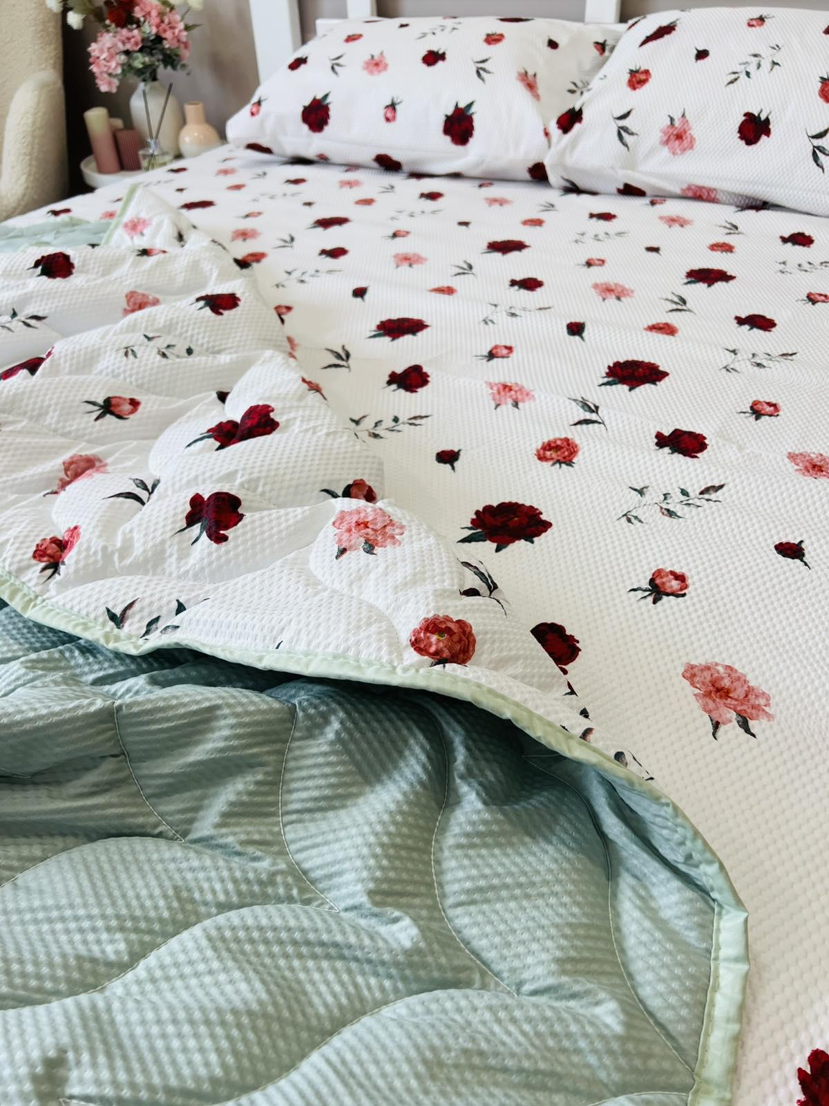 Комплект постільний жниварка з ковдрою з квітковим малюнком полуторний 150x215 см Білий (27477698) - фото 11 Комплект постільний жниварка з ковдрою з квітковим малюнком полуторний 150x215 см Білий (27477698) - фото 11