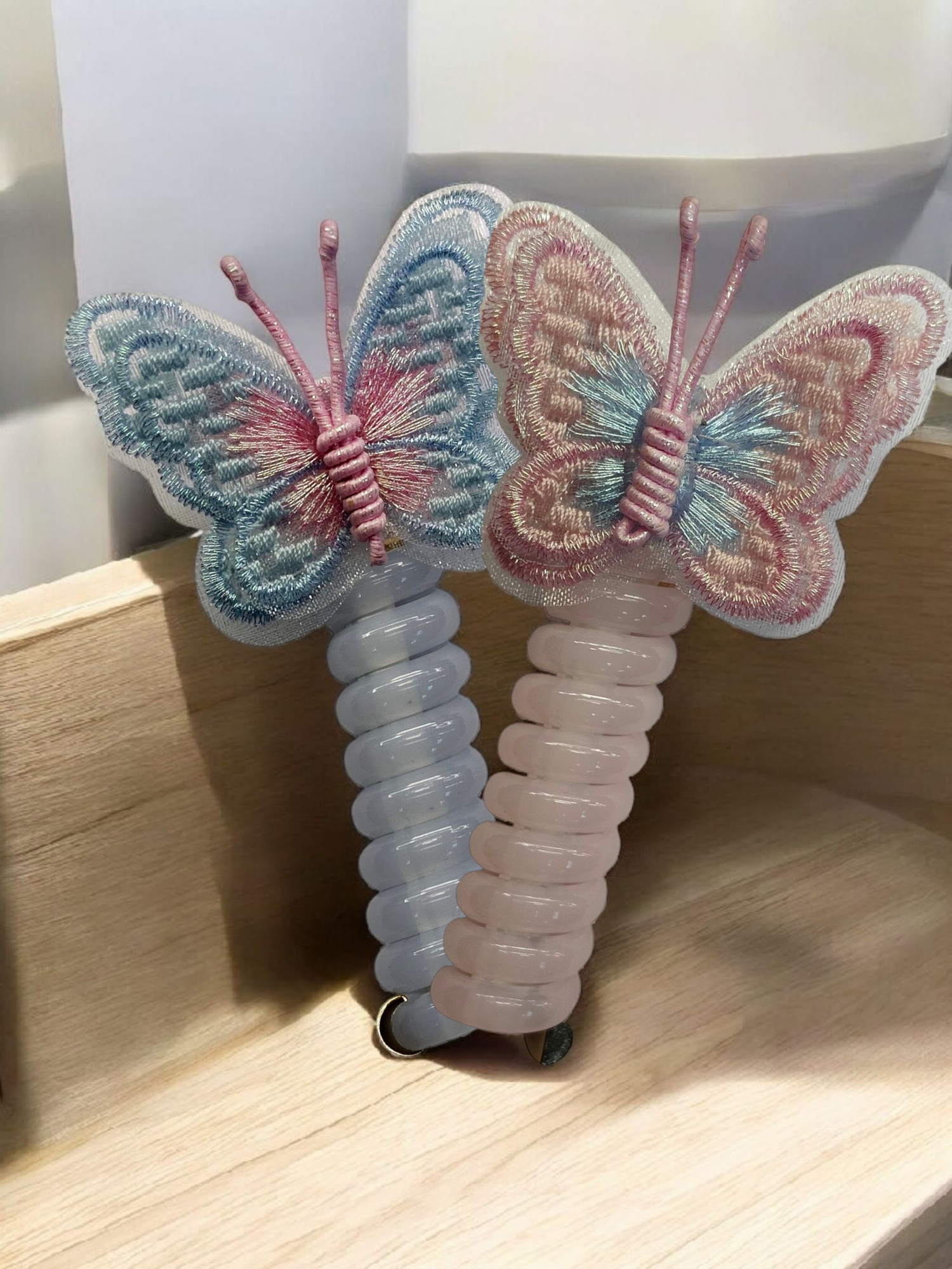 Резинка-пружинка для девочек Бабочки 2 шт. Розовый/Голубой (00-0567)