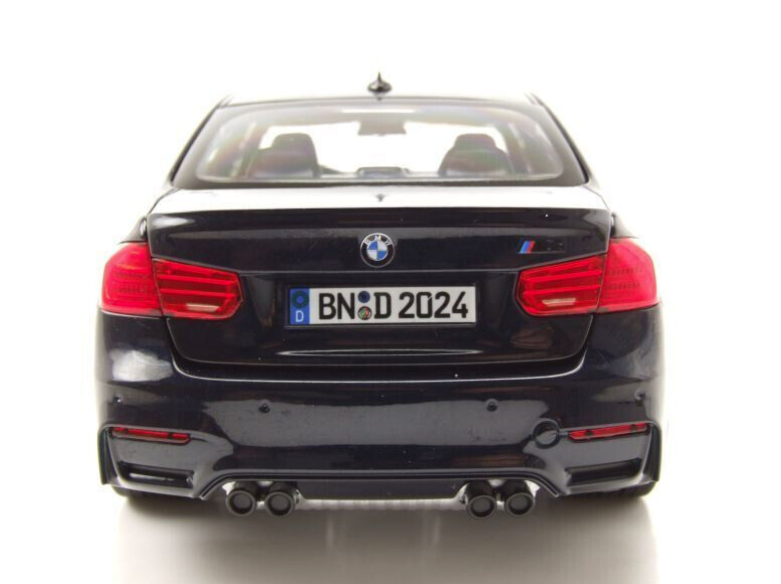 ᐉ Модель автомобиля Norev 1:18 BMW M3 Competition F80 330i Dark