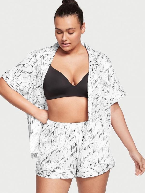 Піжама жіноча Victoria's Secret Satin Short Pajama Set сатинова S Білий з написами (15303898)