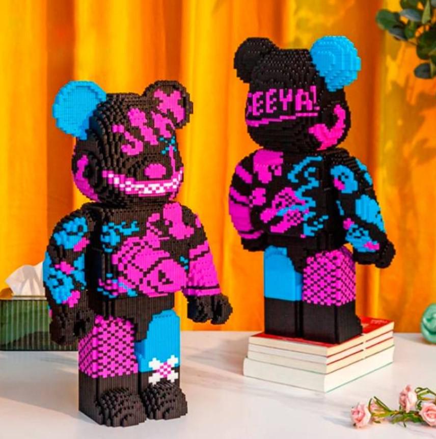 Конструктор Magic Blocks 3D Bearbrick Jinx Мишка Монстр 30 см/1800 дет. (1000-ZB-131) - фото 2 Конструктор Magic Blocks 3D Bearbrick Jinx Мишка Монстр 30 см/1800 дет. (1000-ZB-131) - фото 2
