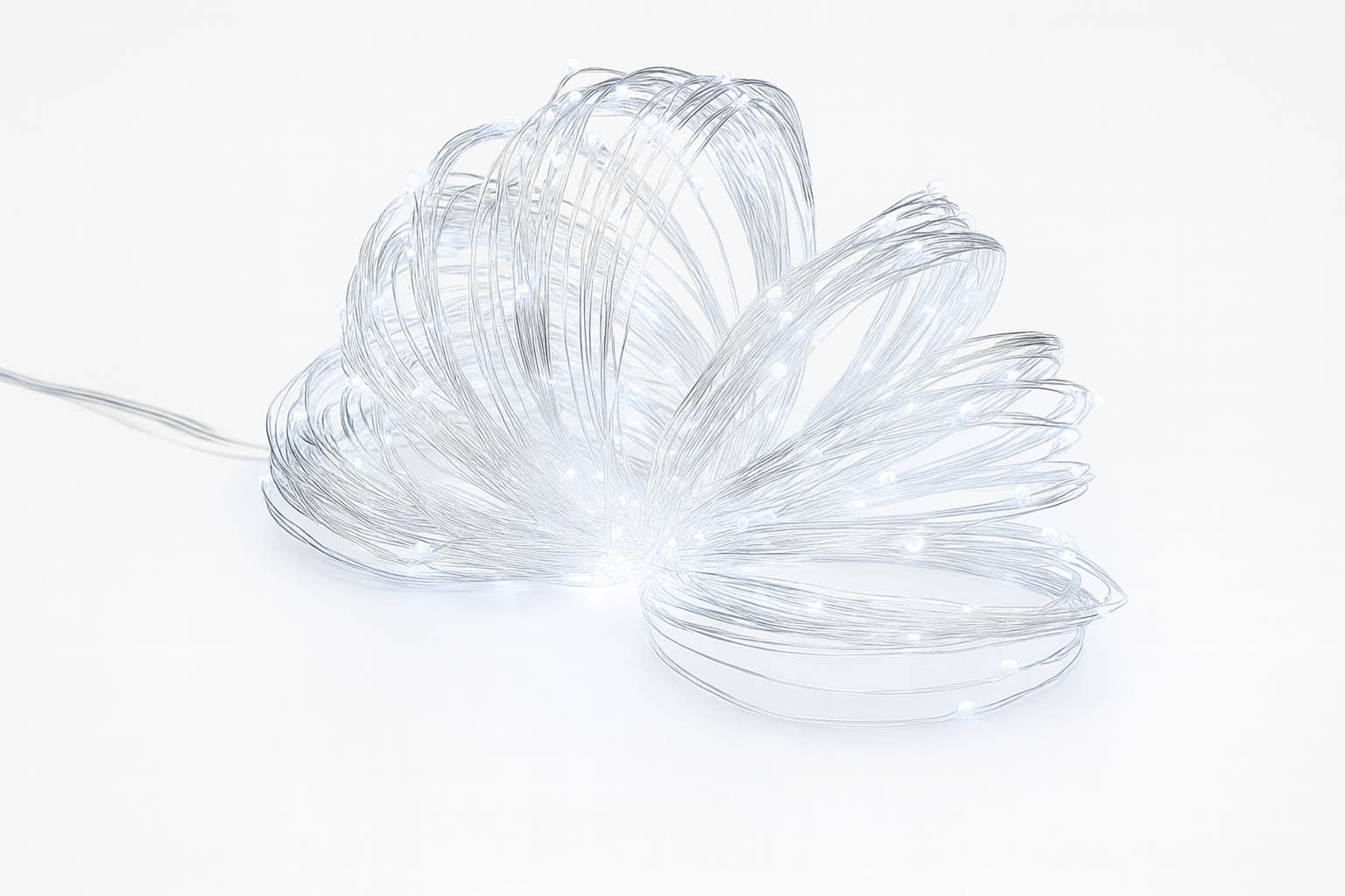 Гирлянда медная проволока Xmas Капля росы 30 LED от батареек/USB 3 м White (585026) Гирлянда медная проволока Xmas Капля росы 30 LED от батареек/USB 3 м White (585026)