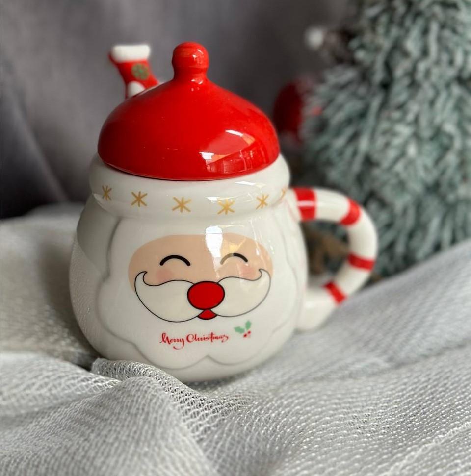 Кухоль керамічний Olens 102-1062 Кенді-Санта з кришкою та ложкою 400 мл Червоний (2786929820) - фото 2 Кухоль керамічний Olens 102-1062 Кенді-Санта з кришкою та ложкою 400 мл Червоний (2786929820) - фото 2