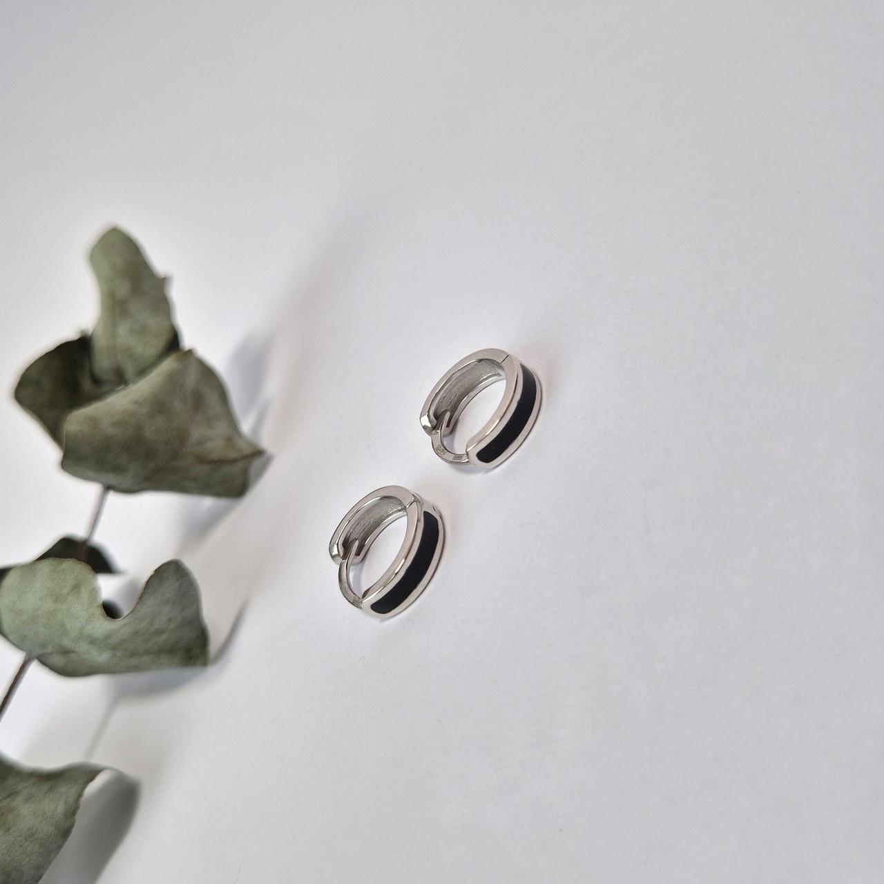 Серьги с черной эмалью серебро 925 пробы родированное 2,67 г кольца 12 мм (вс263ер)