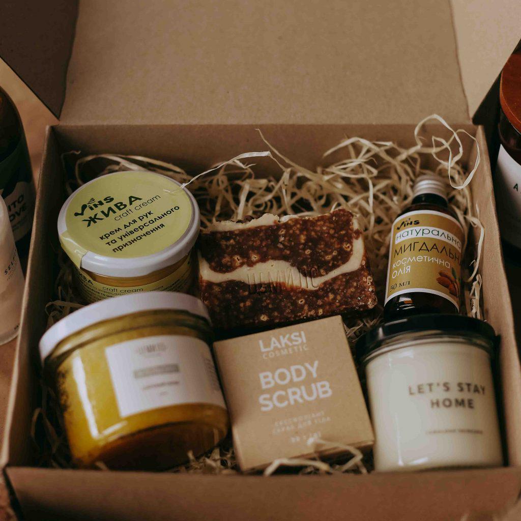 Подарок для любимой Home Coziness эко-косметика для ухода за телом/арома-свеча