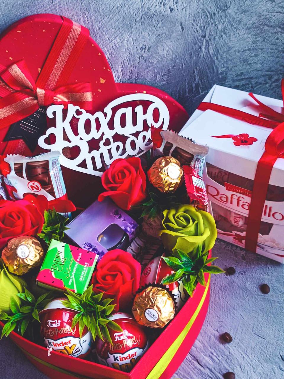 Подарунковий бокс "Кохаю тебе" для жінки Червоний (2384497857) - фото 4 Подарунковий бокс "Кохаю тебе" для жінки Червоний (2384497857) - фото 4