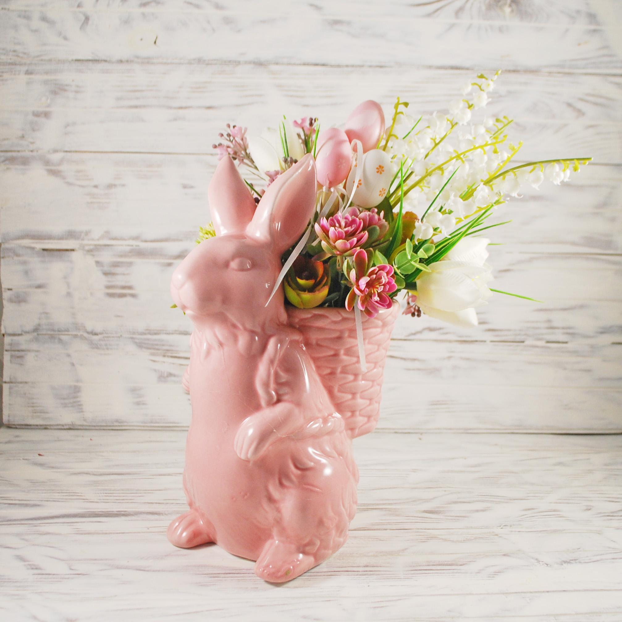 Великодня композиція Зайчик з кошиком 35 см Рожевий/Білий (6589075)