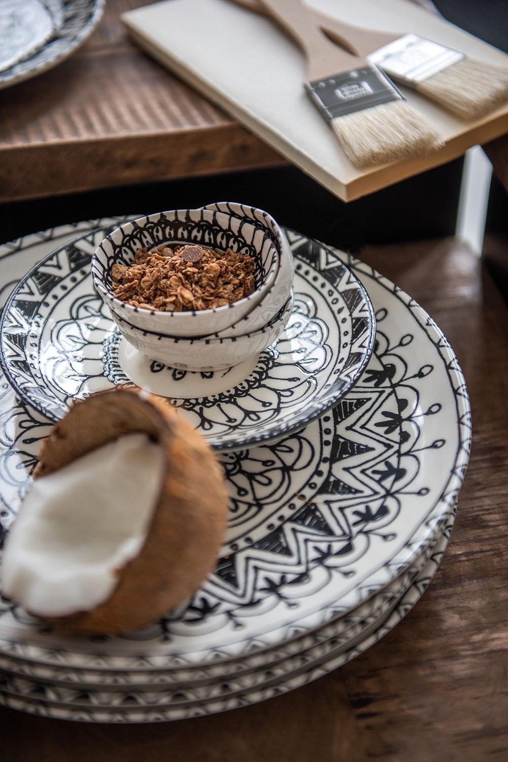 Пиала керамическая J-LINE d 8 см Черный/Белый (1029) - фото 2 Пиала керамическая J-LINE d 8 см Черный/Белый (1029) - фото 2