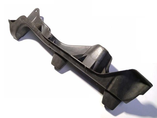 Кріплення переднього крила Renault Kangoo 08-13 ліве пластмасове (8200381901)