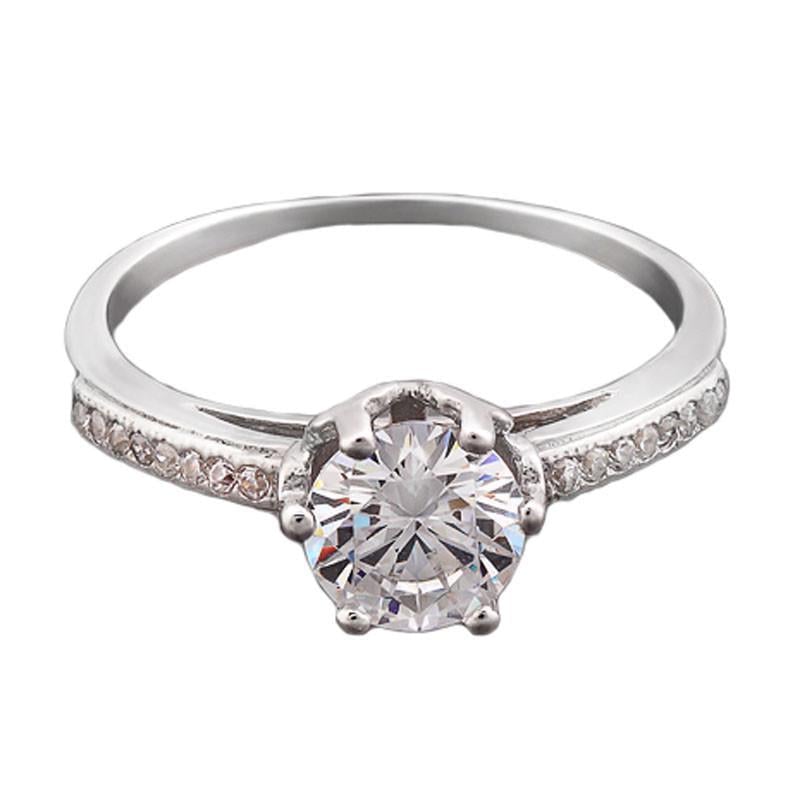 Кольцо серебряное с крупным камнем в центре и мелкими фианитами вокруг р. 18