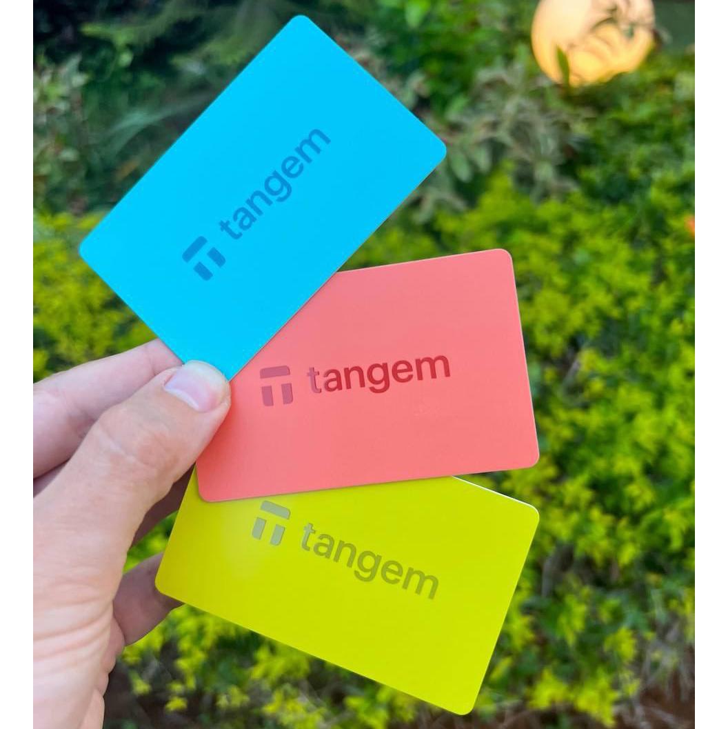 Криптокошелек Tangem Wallet 2,0 Vivid 3 шт. (TG128X3-V) - фото 2 Криптокошелек Tangem Wallet 2,0 Vivid 3 шт. (TG128X3-V) - фото 2