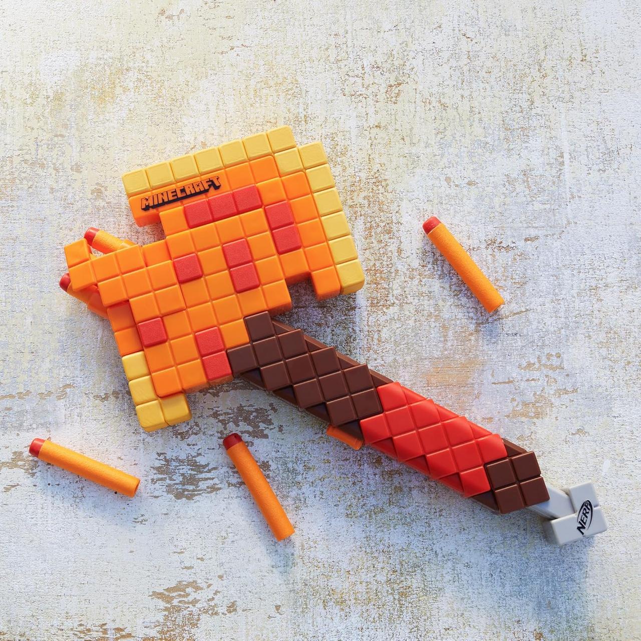 Бластер-топор Nerf Minecraft Firebrand - фото 3 Бластер-топор Nerf Minecraft Firebrand - фото 3