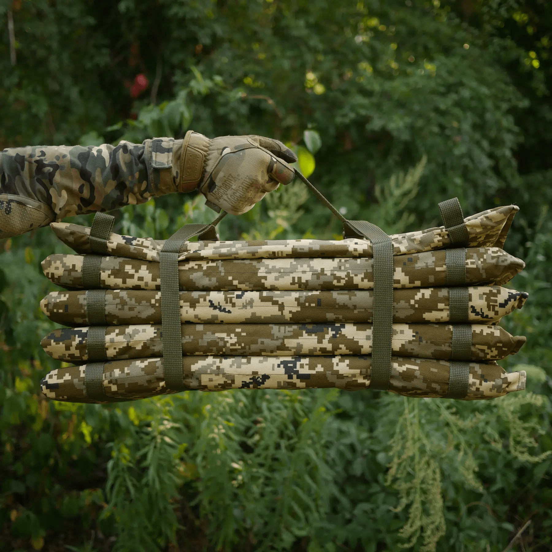 Каремат раскладной Kiborg К-2 усиленный 20 мм + стропа Пиксель (8813) - фото 7 Каремат раскладной Kiborg К-2 усиленный 20 мм + стропа Пиксель (8813) - фото 7