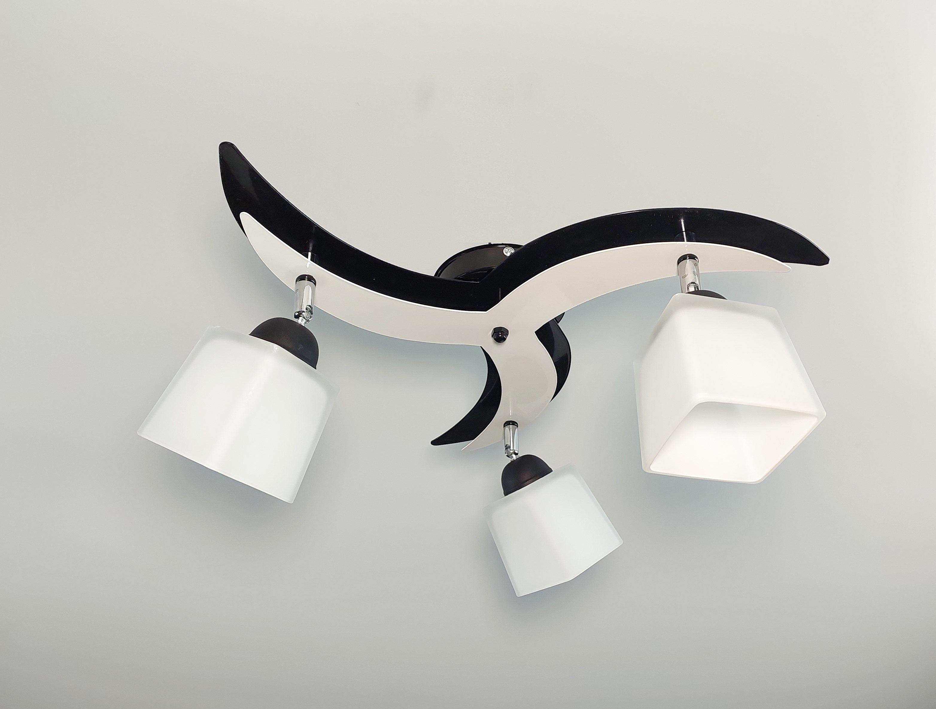 Люстра потолочная Бриз 3А на три поворотных плафона Черный/Белый