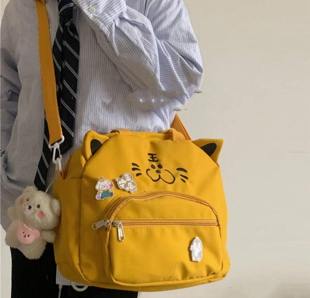 Сумка-рюкзак школьная для девочки котик с ушами с брелком/значками Ярко-желтый