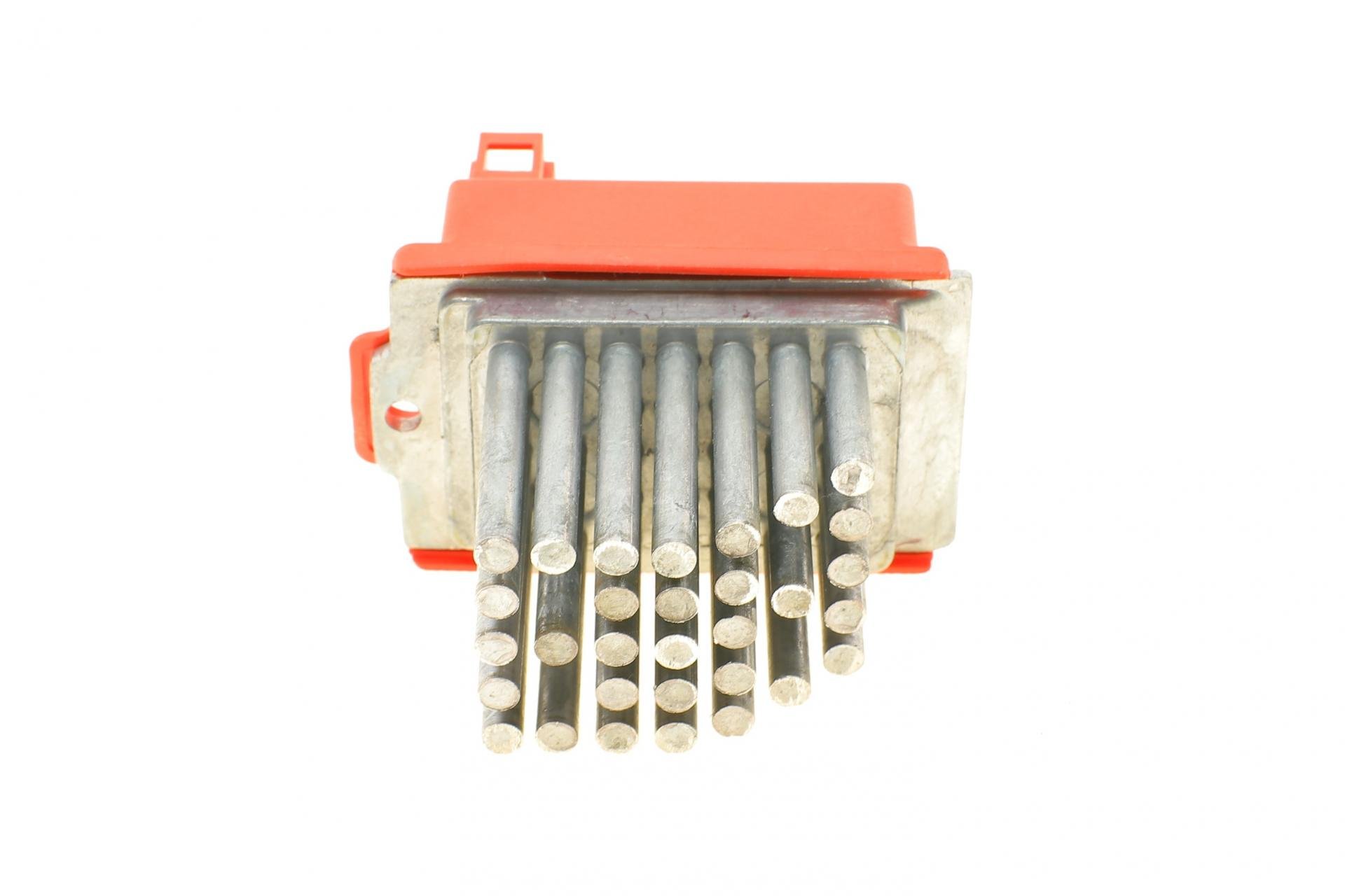 Резистор вентилятора пічки VW Golf/Passat 91-06 HÜCO (132529 HITACHI)