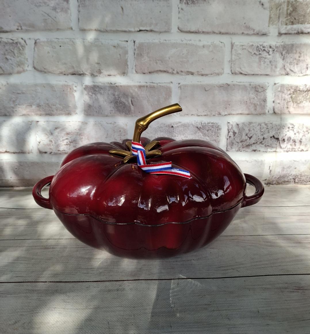 Кастрюля Yiwu Iron Tomato чугунная эмалированная 3,5 л Бургунди (HP-1-20-1BURGUNDY) Кастрюля Yiwu Iron Tomato чугунная эмалированная 3,5 л Бургунди (HP-1-20-1BURGUNDY)