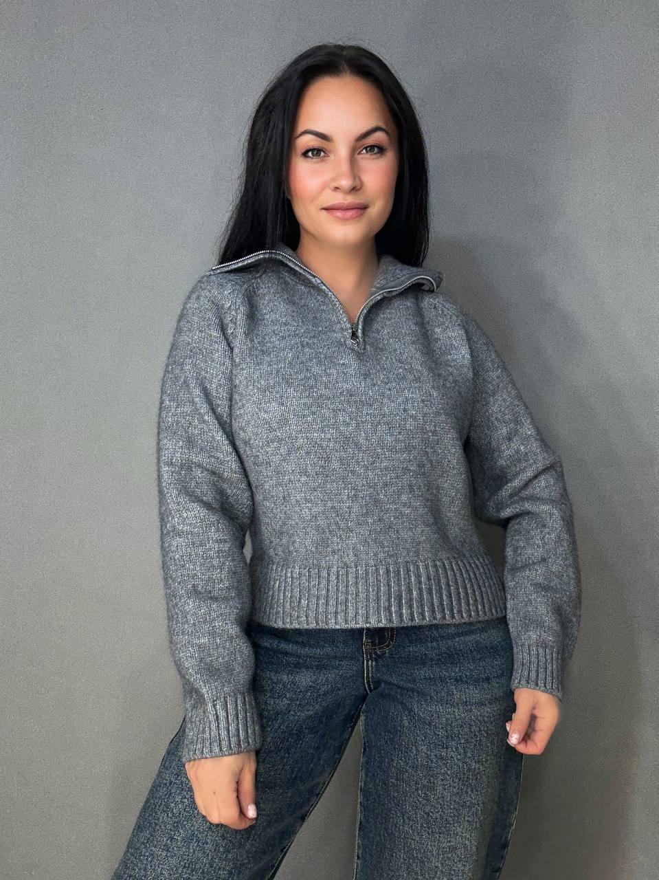 Светр жіночий A-N 1780 з коміром на блискавці OS Сірий (5969) - фото 8