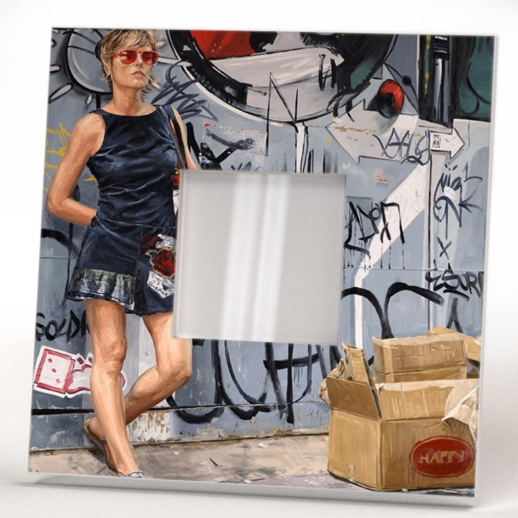 Дзеркало з малюнком Вуличне життя Фотореалізм 260х260 мм (M00335) - фото 2 Дзеркало з малюнком Вуличне життя Фотореалізм 260х260 мм (M00335) - фото 2