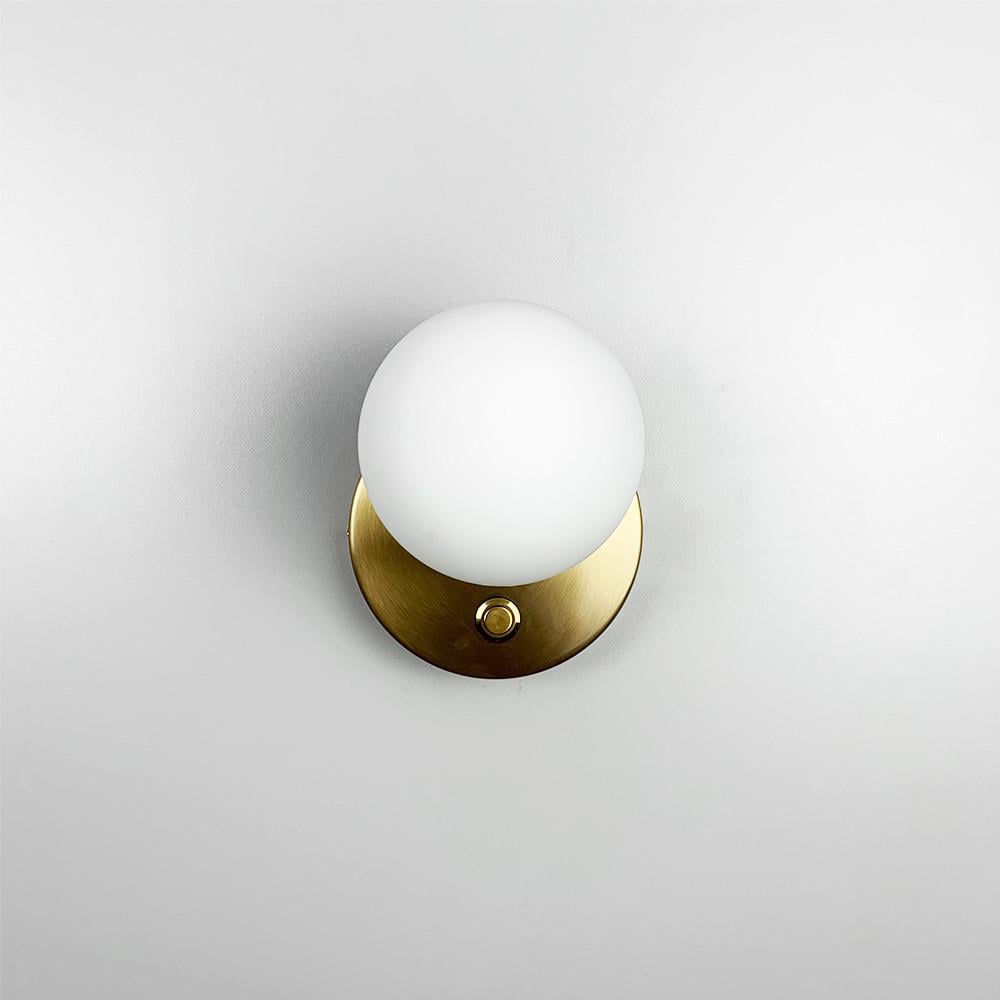 Бра Arcola в минималистическом латунном корпусе (WJ 56/1 AB)