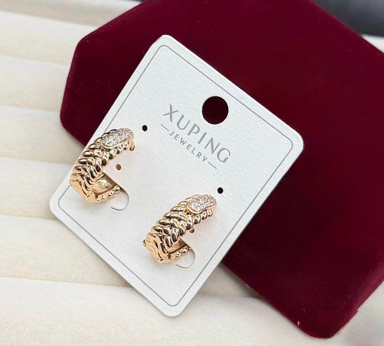 Серьги Xuping гипоаллергенное медицинское золото узор с кристаллами стильное украшение для ежедневного образа