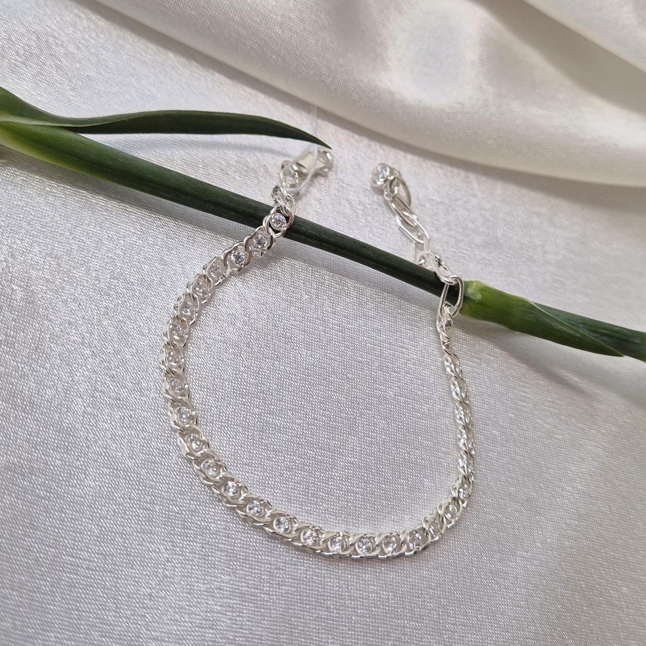 Браслет арабский бисмарк с белыми камнями на руку серебро 925 пробы 4,58 г 16-19 см (7003мс)