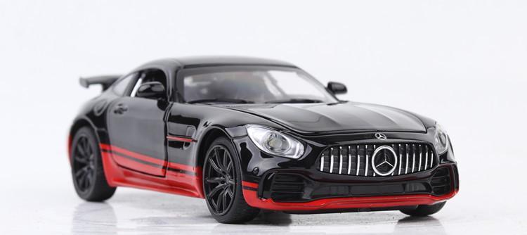 Игрушечная машинка Maisto Mercedes AMG GT со светящимися фарами/звуковыми эффектами мотора 1:32 (VA-1130905815)