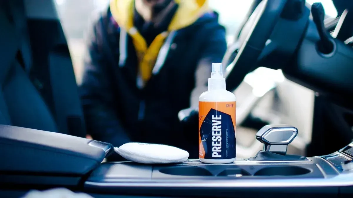 Защитное покрытие для пластика и винила Gyeon Q²M Preserve 250 мл - фото 3