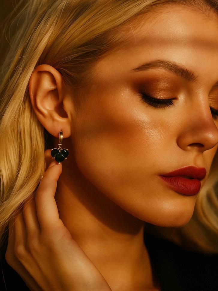 Сережки чорні з підвіскою серце (5381)