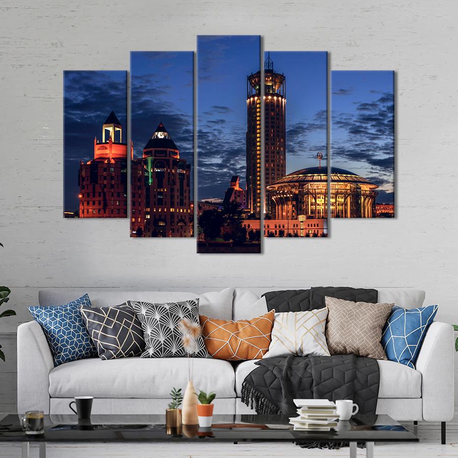 Картина город Необычные здания в вечернем городе 137x85 см (A632-5)